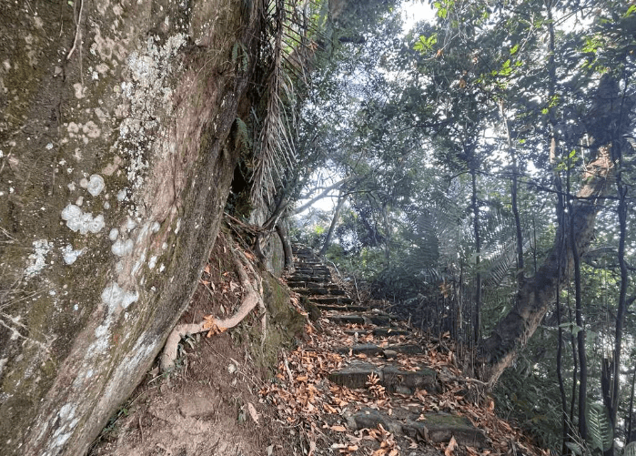 獅頭山登山步道