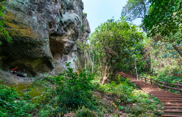 鴜歌石登山步道