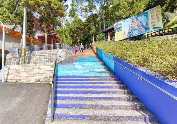 仙山登山步道交通