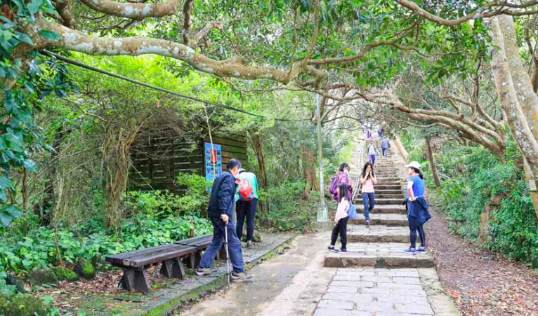 硬漢嶺登山步道入口 硬漢嶺登山步道入口